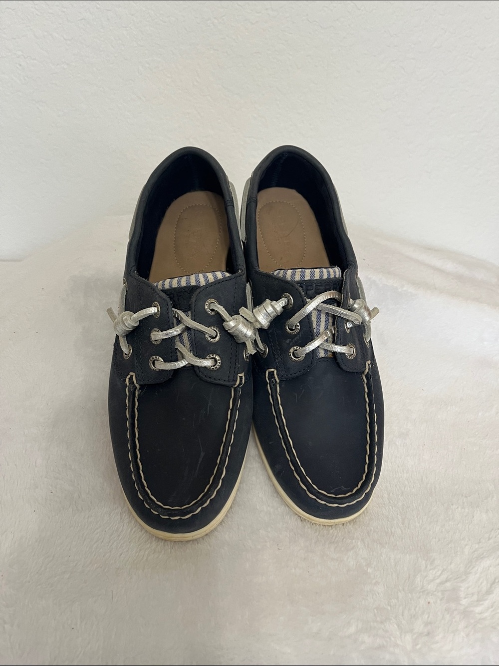 Classic Women’s Boat Shoes in Navy